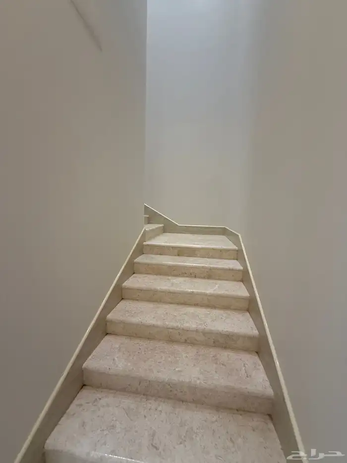 للبيع فلل بتصاميم عصريه ب ابها طريق المحاله دورين وملحق 58