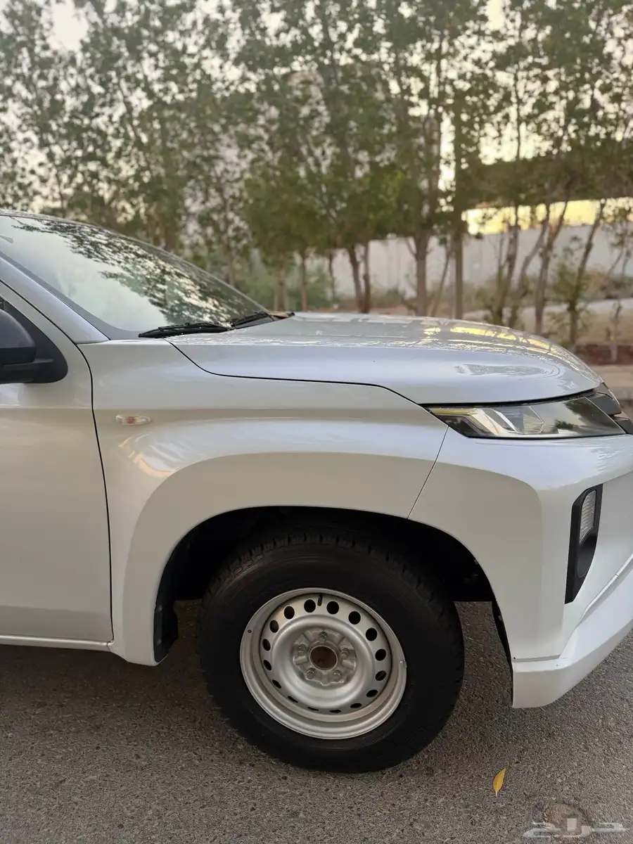 ميتسوبيشي L200 غمارتين عداد 5 الف فقط بحالة الوكالة 5
