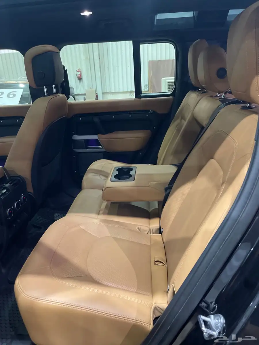 ديفندر HSE V6 2024 اسود-جملي 8