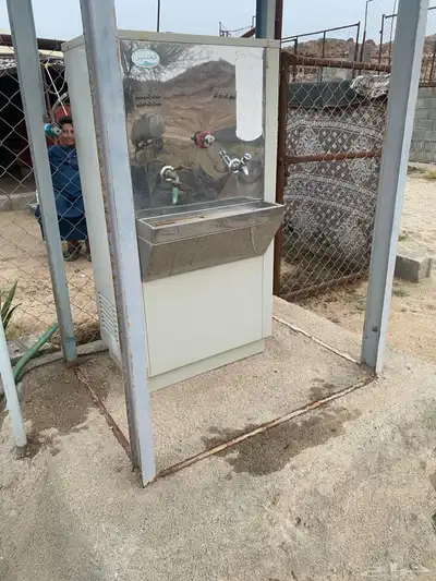 براده ماء مع حنفيه بجميع اغراضه للبيع 1