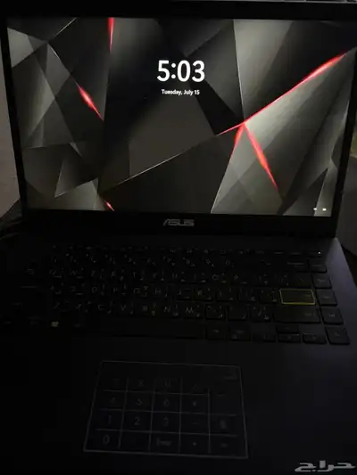 Asus laptop استخدام قليل 1