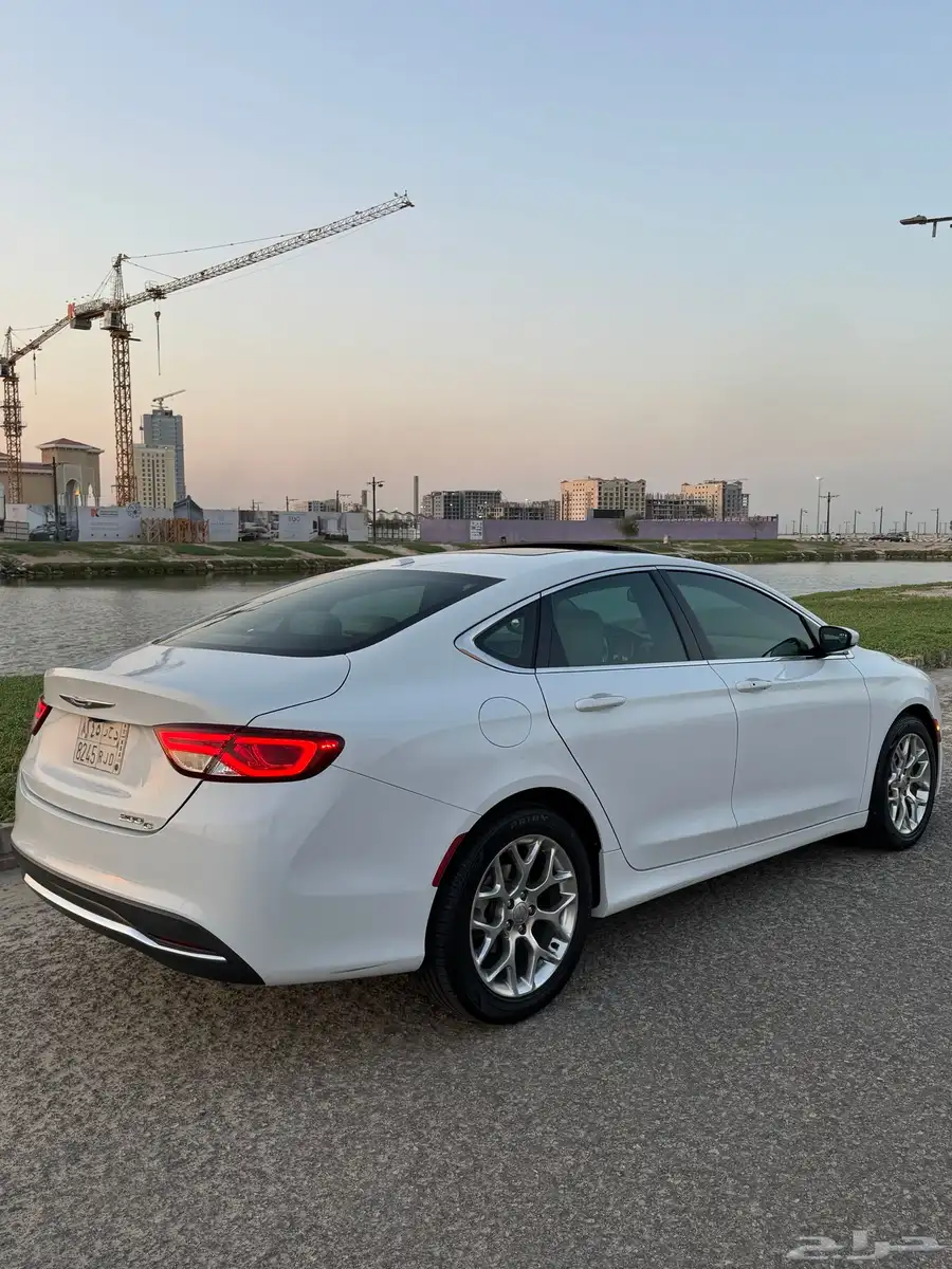 كرايزلر c200 موديل 2016 فل كامل 3