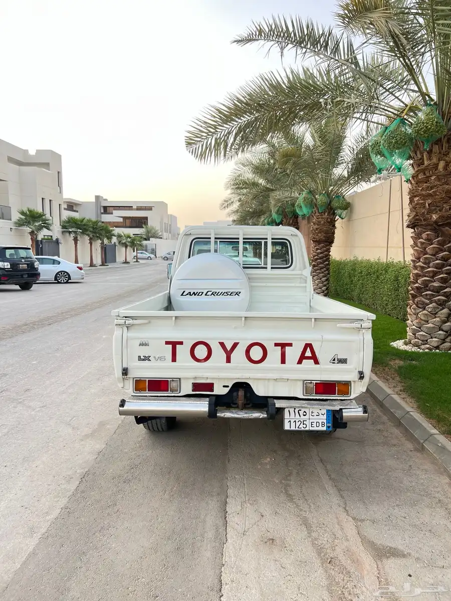 شاص رفرف بدي وكالة اللون ابيض نظيف جدا 3