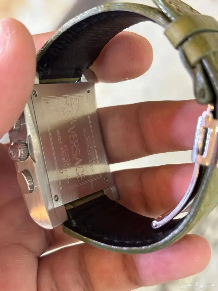 original versace watch for men s in good condition 1