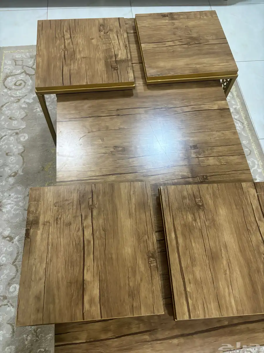 طاولة قهوة مع اربع خدمة 0