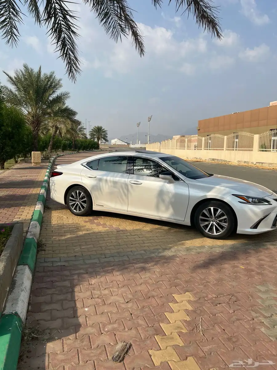 لكزس es 300h 10
