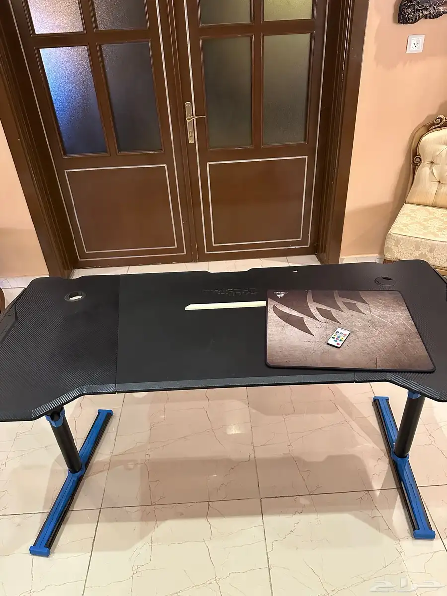 طاولة بي سي وطاولة قهوة ومكتبة تلفزيون كلها اسود 0