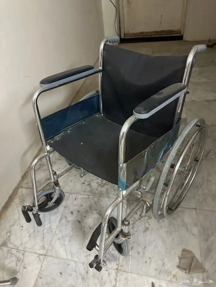 للبيع الكنب و الستاره و الفرشه طقم نفس اللون 4