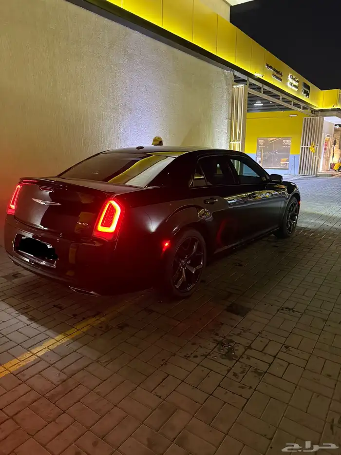 للتنازل كرايسلر 300S 2023 2