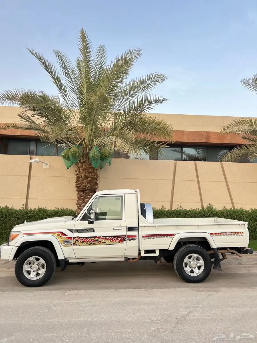 شاص رفرف بدي وكالة اللون ابيض نظيف جدا 1
