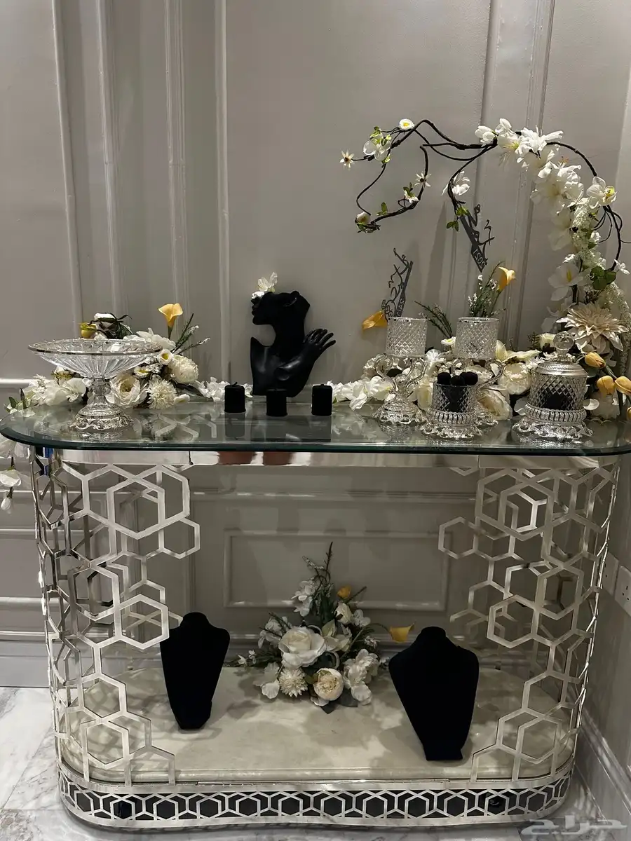 عربية ملكة 1