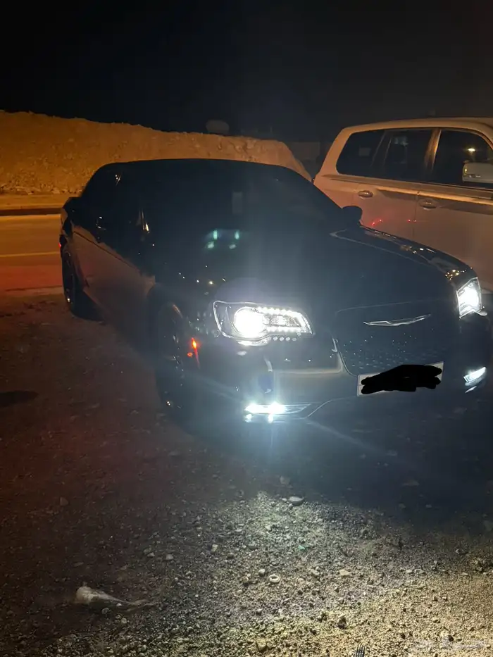 للتنازل كرايسلر 300S 2023 6