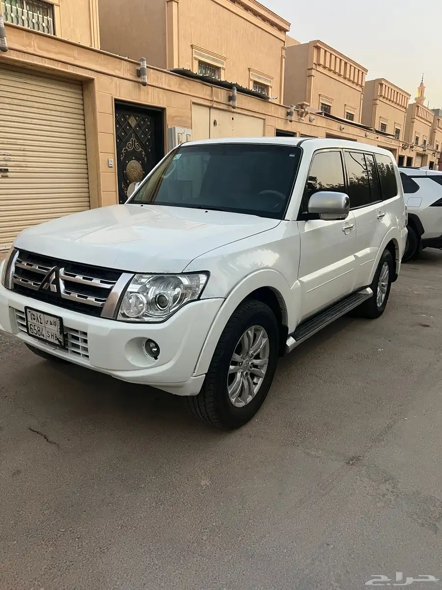 باجيرو 2012 نص فل مكيف مركزي ( سعودي ) 0
