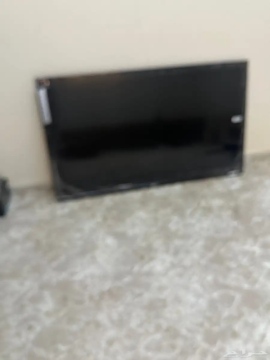 شاشة دور سات سمارت 50 بوصه 1