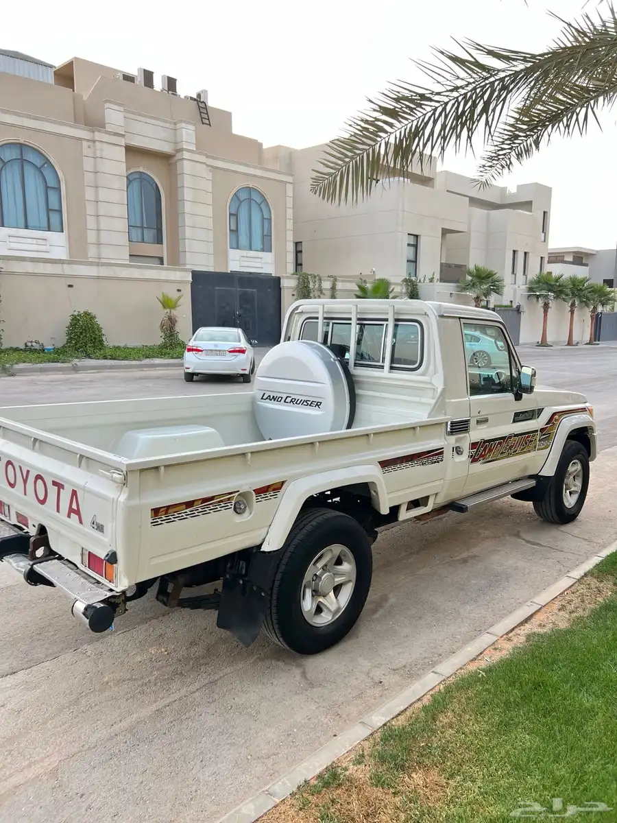 شاص رفرف بدي وكالة اللون ابيض نظيف جدا 5