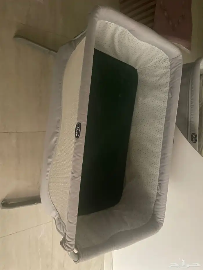 سرير أطفال مع هزازة كهربائيه وكرسي استرخاء 0