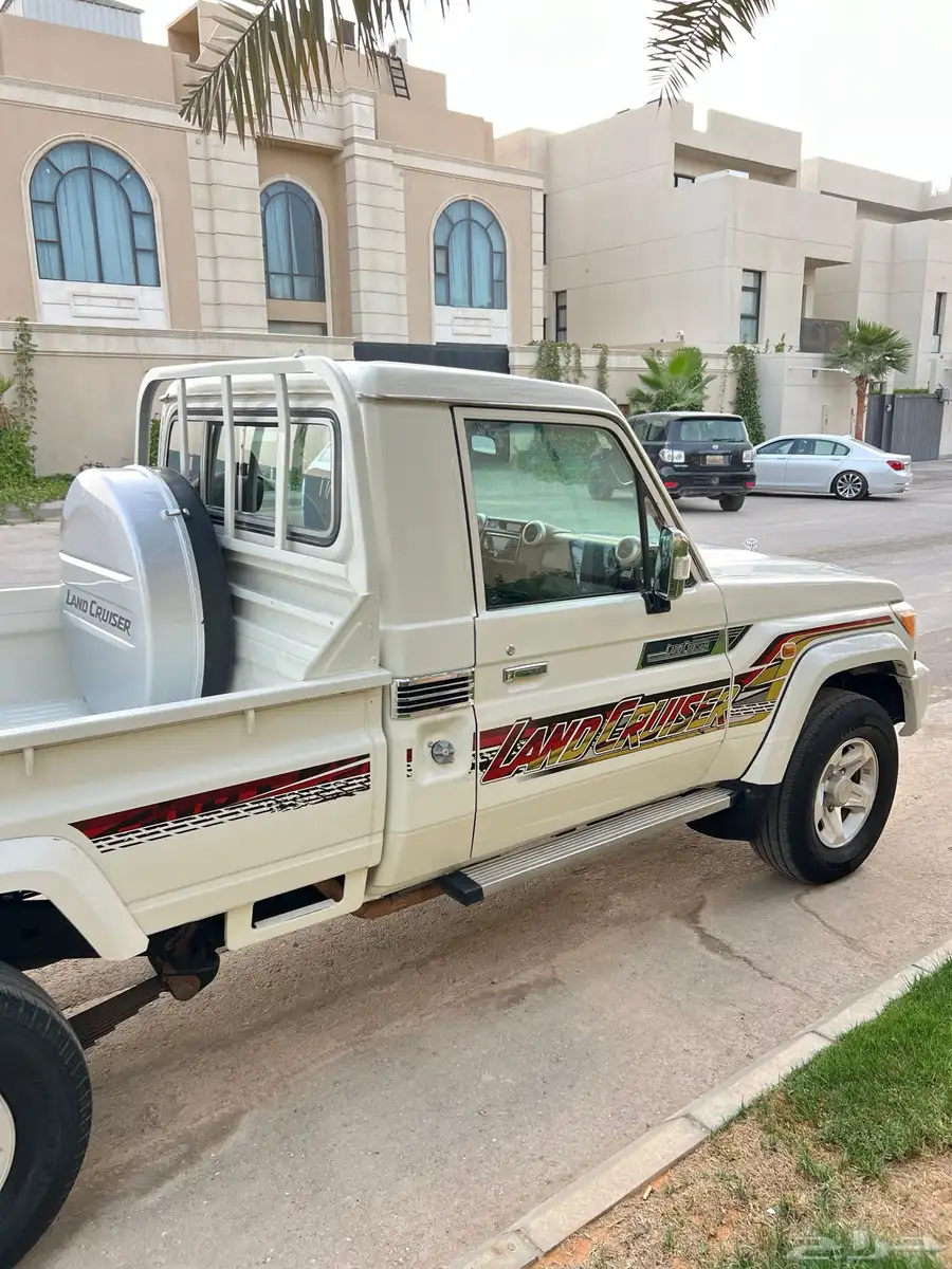 شاص رفرف بدي وكالة اللون ابيض نظيف جدا 6