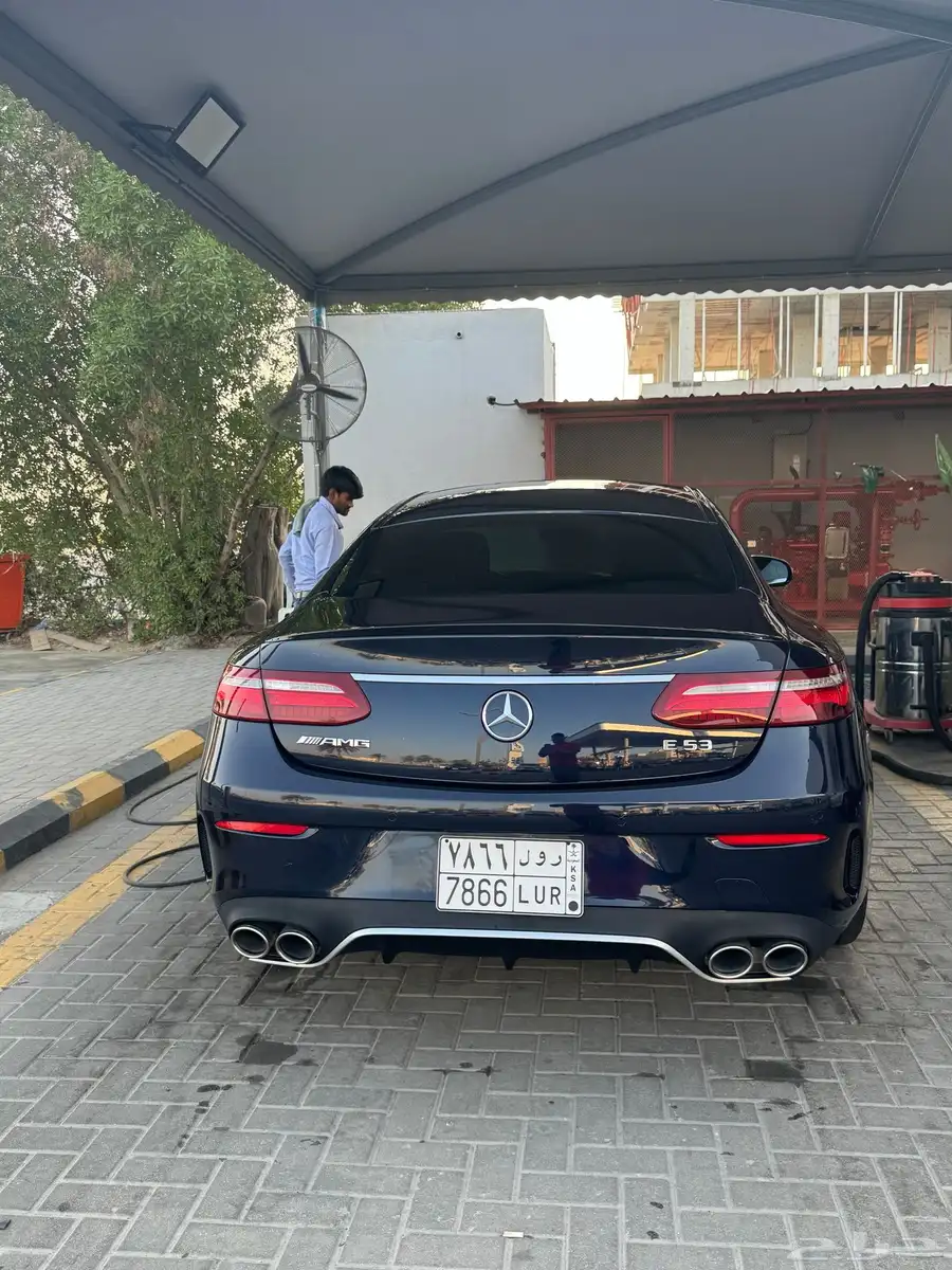 مرسيدس E400 كوبية 1