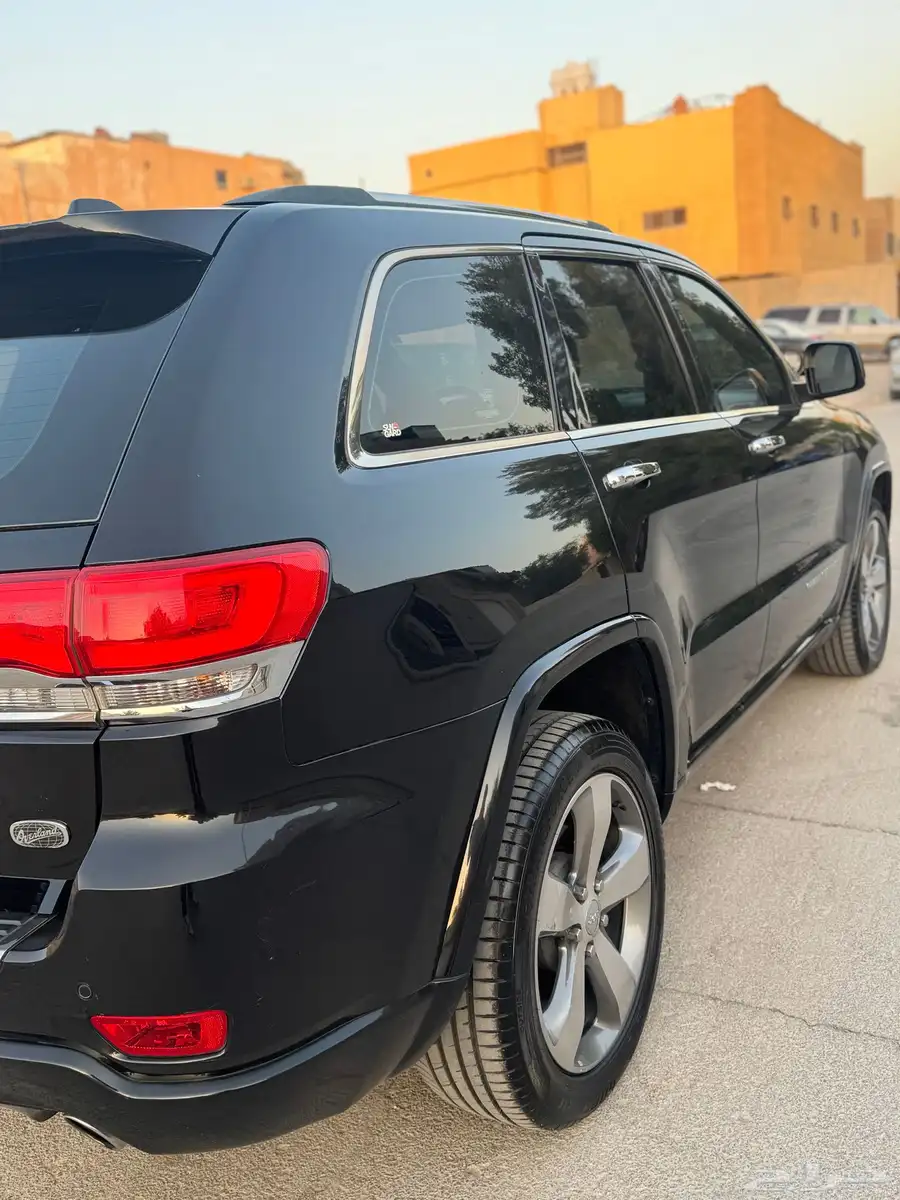 جيب جراند شيروكي أوفرلاند V8 موديل 2014 2