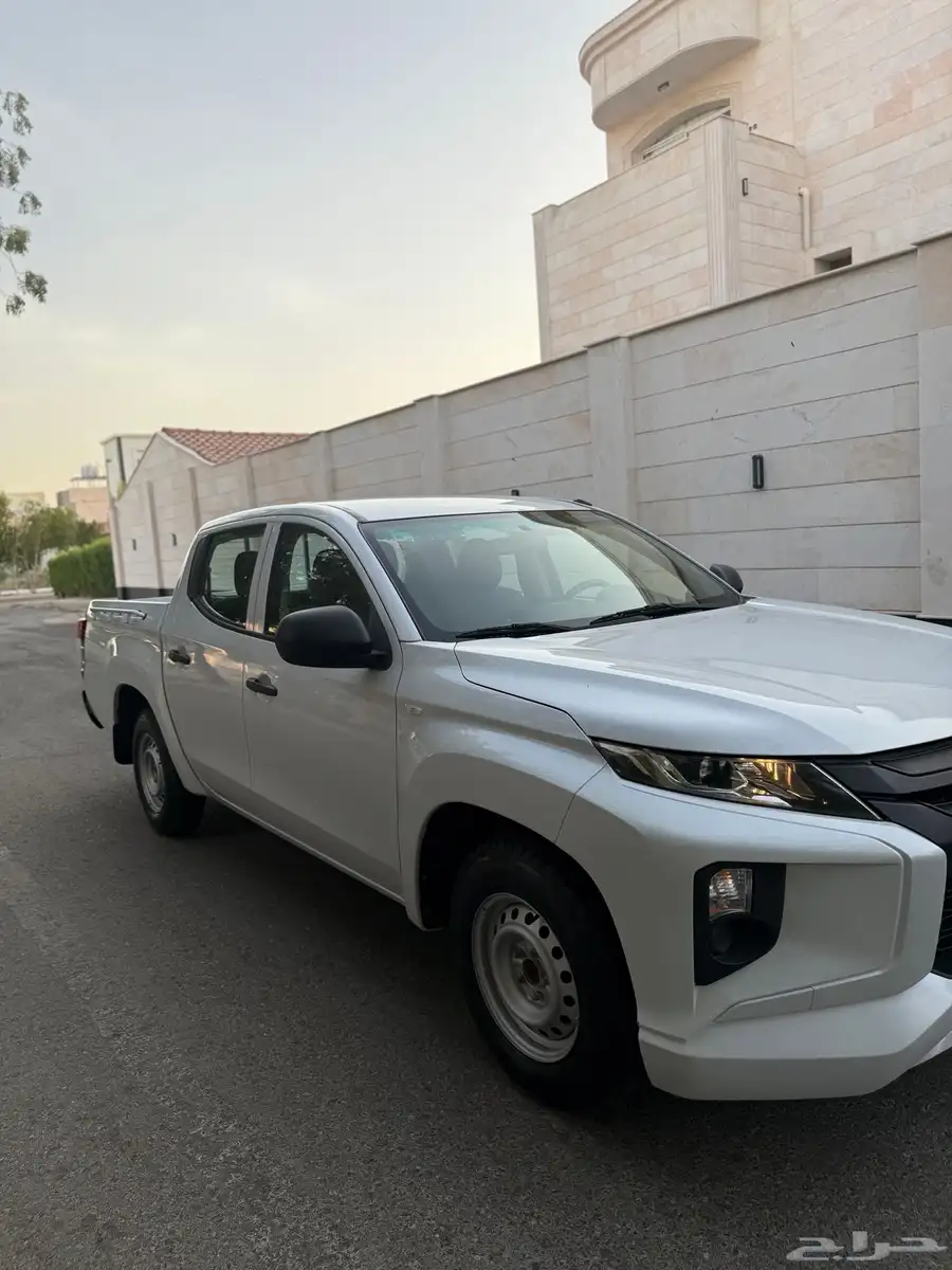 ميتسوبيشي L200 غمارتين عداد 5 الف فقط بحالة الوكالة 10