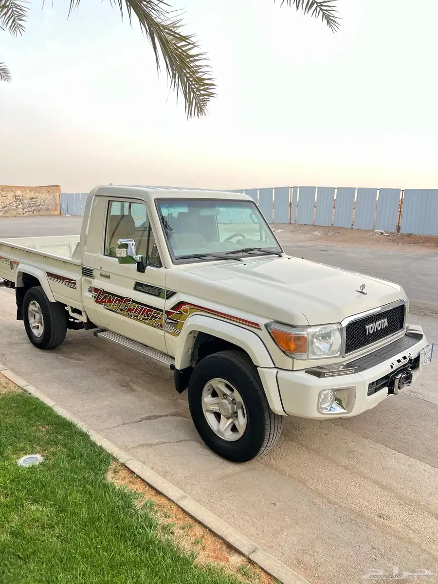 شاص رفرف بدي وكالة اللون ابيض نظيف جدا 7