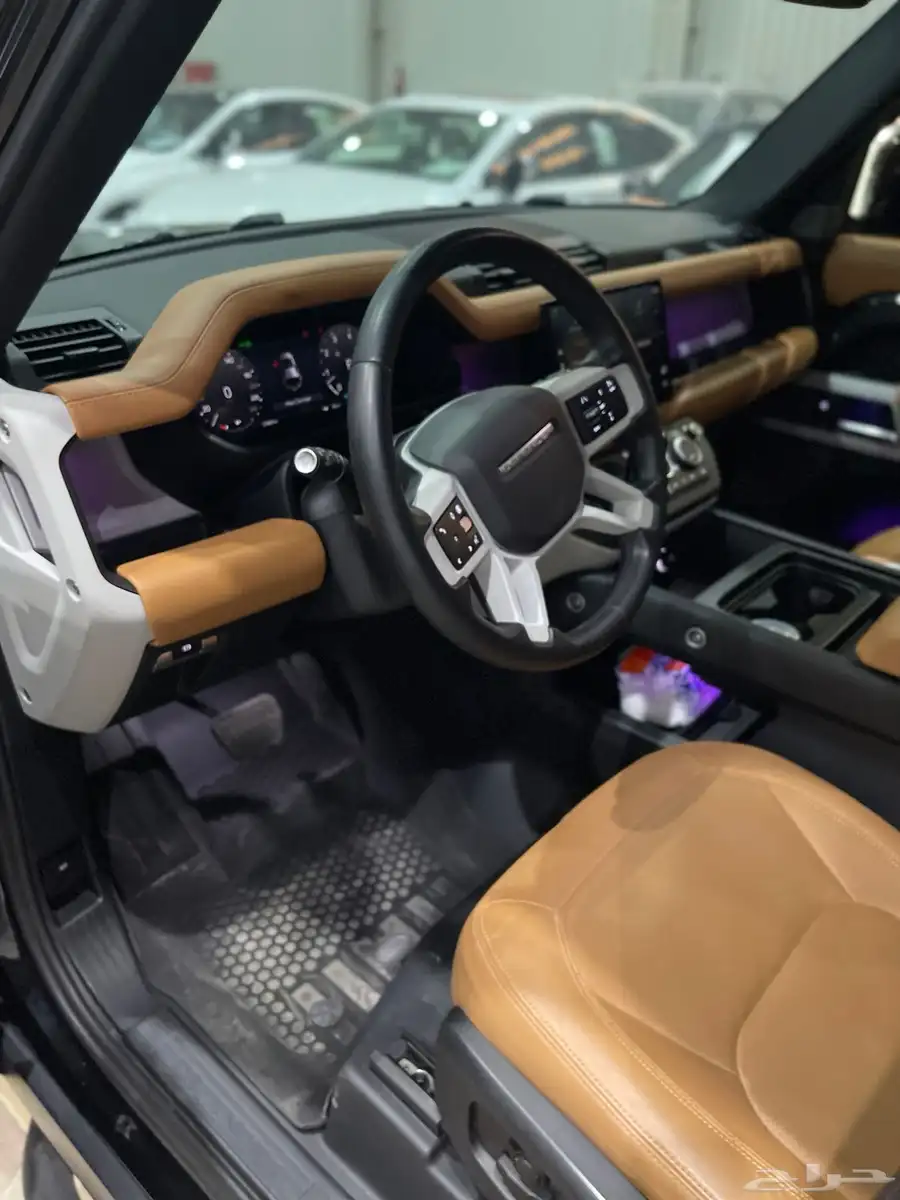 ديفندر HSE V6 2024 اسود-جملي 5