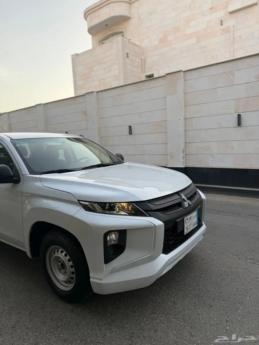 ميتسوبيشي L200 غمارتين عداد 5 الف فقط بحالة الوكالة 11