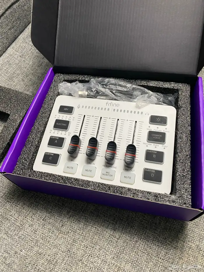 ميكسر Fifine SC3 جديد لم يستخدم لون ابيض و اسود 2