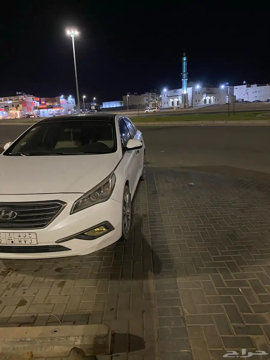 سناتا للبيع فيه رش في باب الشنطه وباقي البدي نظيف 2