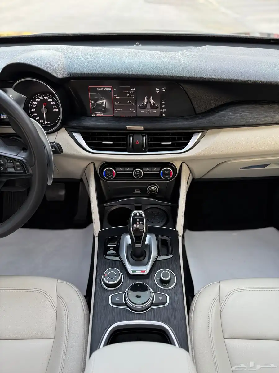 Alfa Romeo Stelvio Q4 2021 26