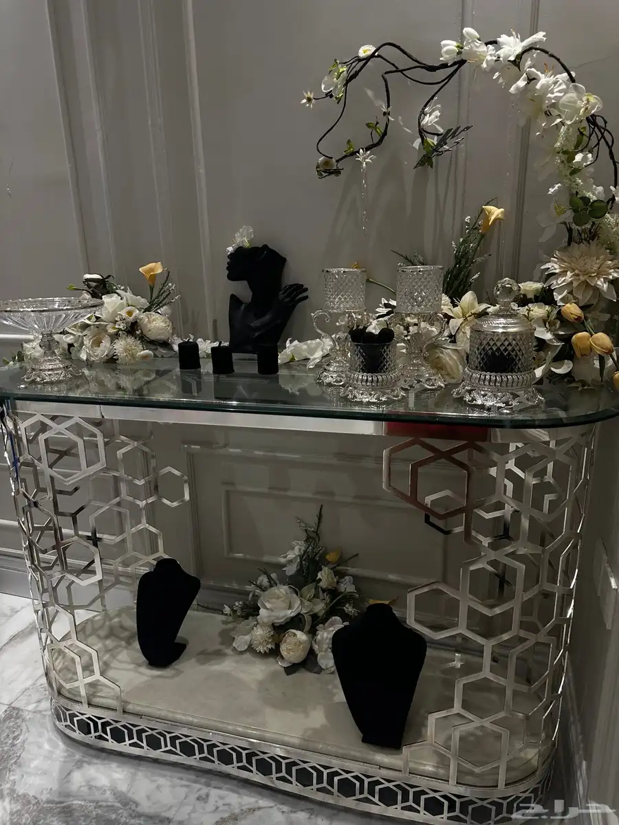 عربية ملكة 0