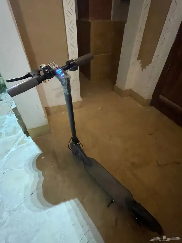 للبيع سكوتر كهربائي شغال على الشرط 4