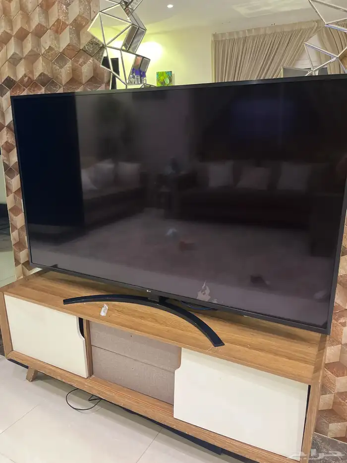 تلفزيون LG 2