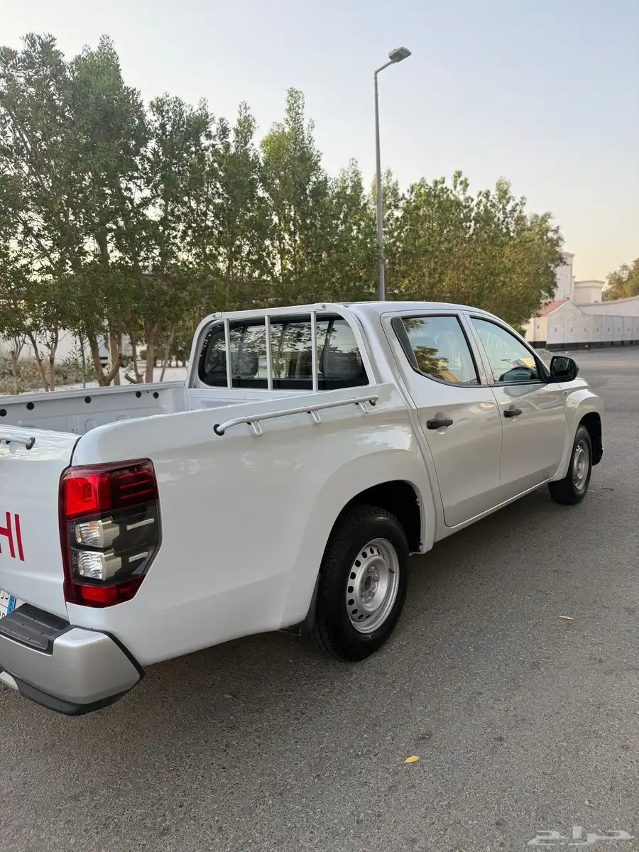 ميتسوبيشي L200 غمارتين عداد 5 الف فقط بحالة الوكالة 4