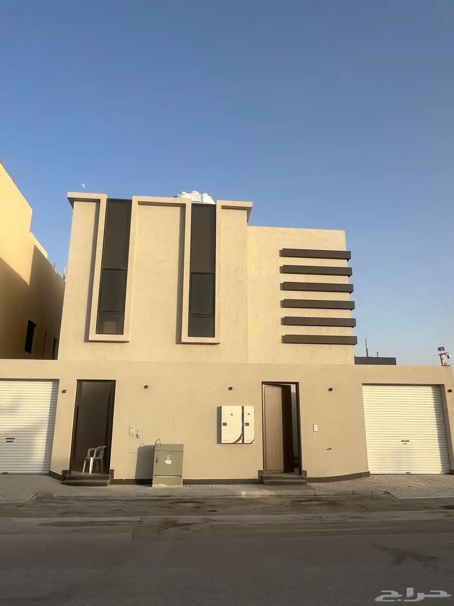 دور أرضي ودور علوي للايجار حي العارض 0