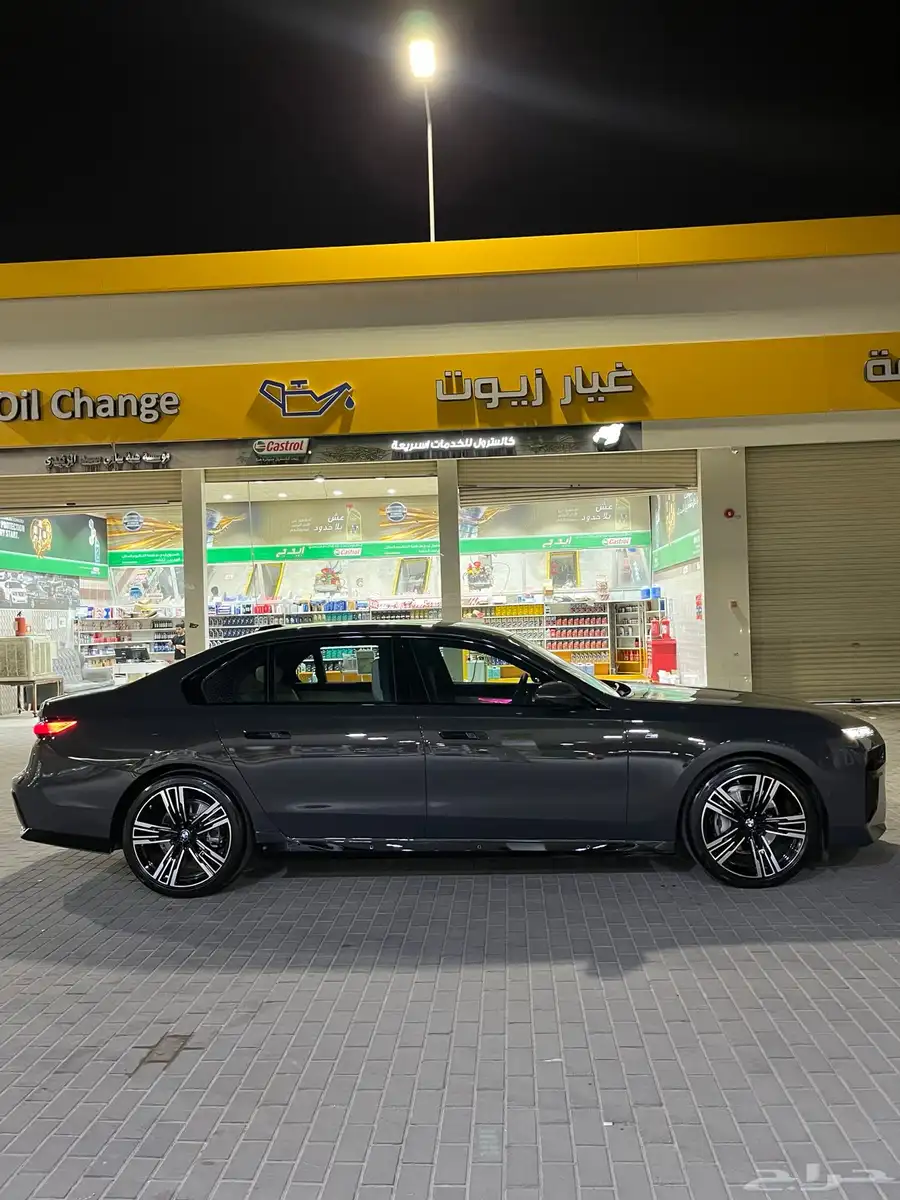 BMW 735 2024 5