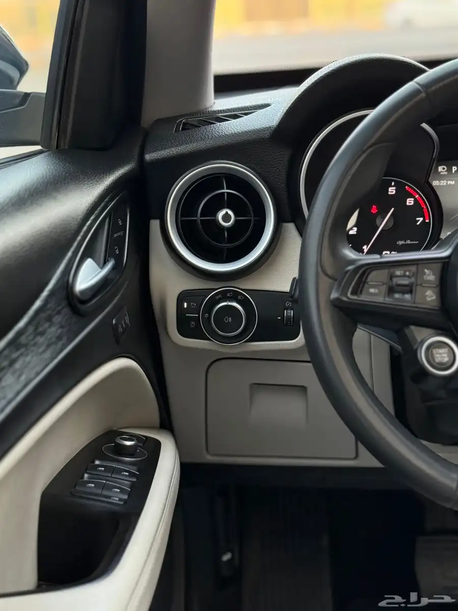 Alfa Romeo Stelvio Q4 2021 29