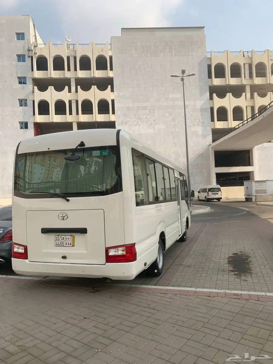 كوستر للإيجار مع السايق 1