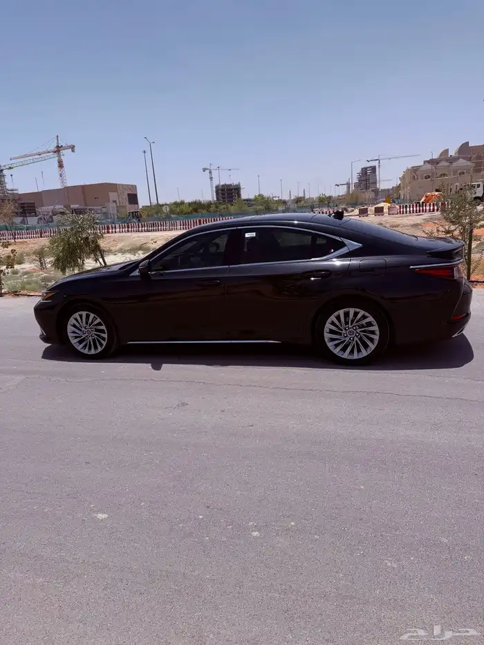 لكزس ES350 2025 DD سعودي فل كامل بحالة الوكالة 5
