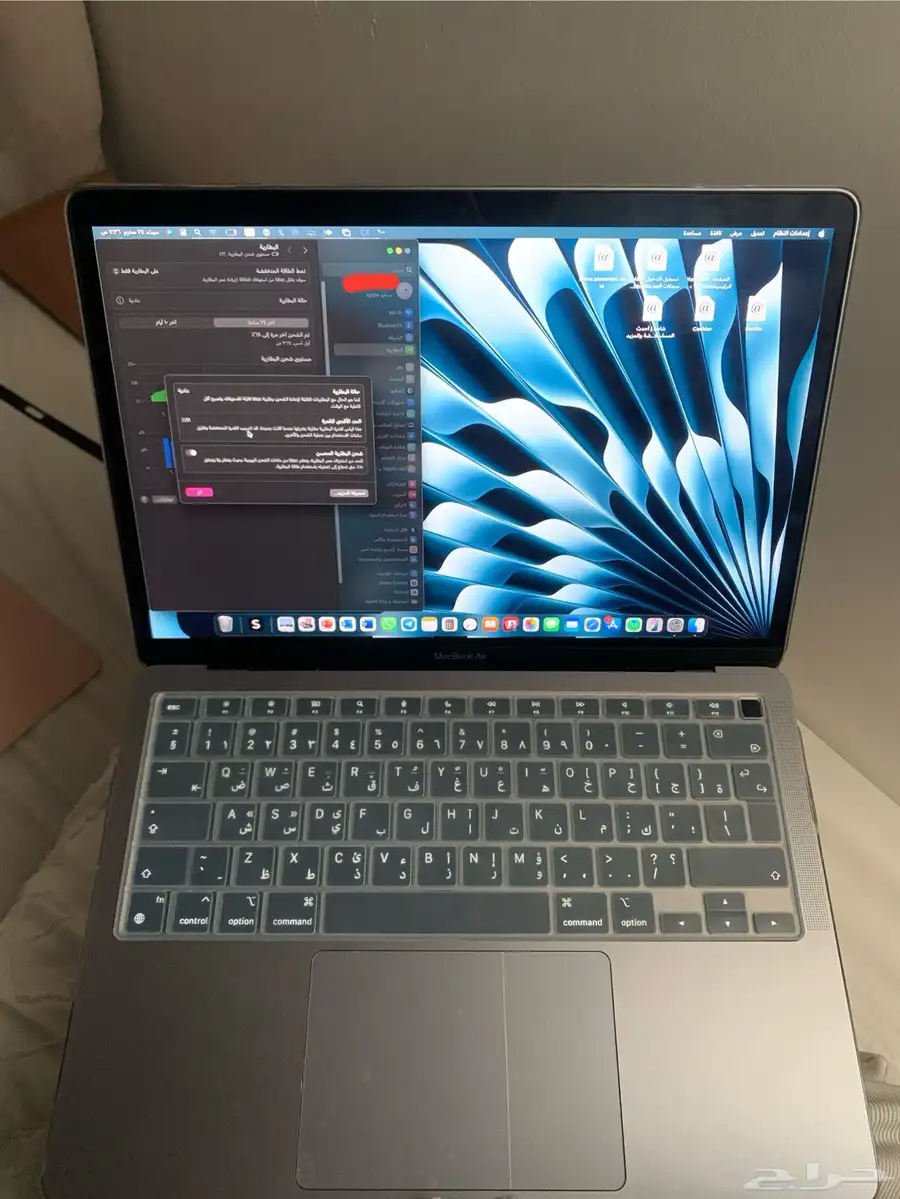 جهاز MacBook Air موديل 2020 بمعالج Apple 2