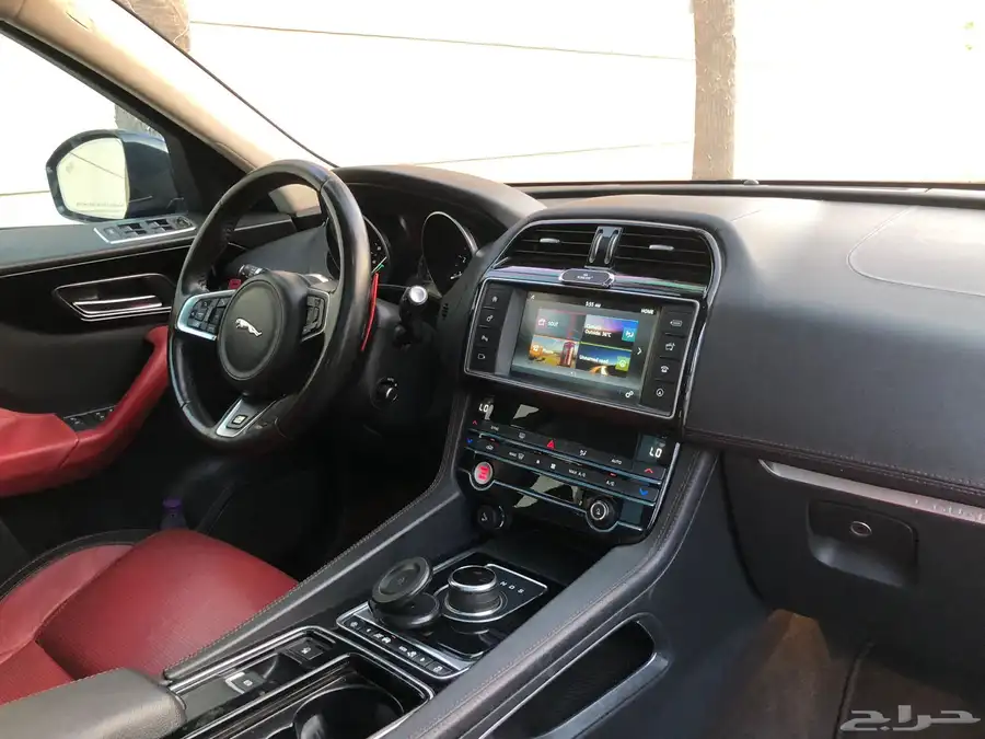 جاكوار F pace R sport 2018 11