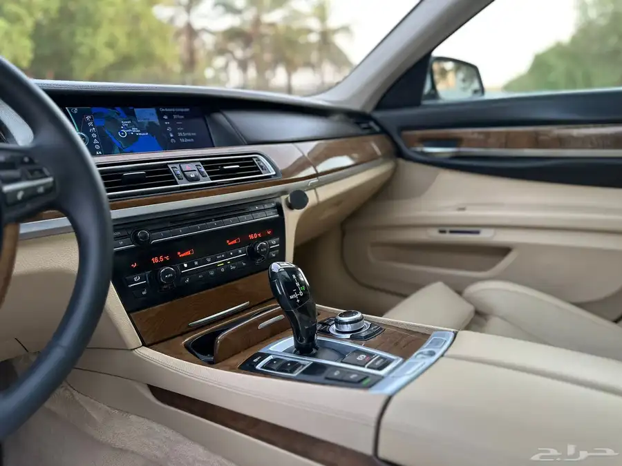 للبيع BMW 750LI 10