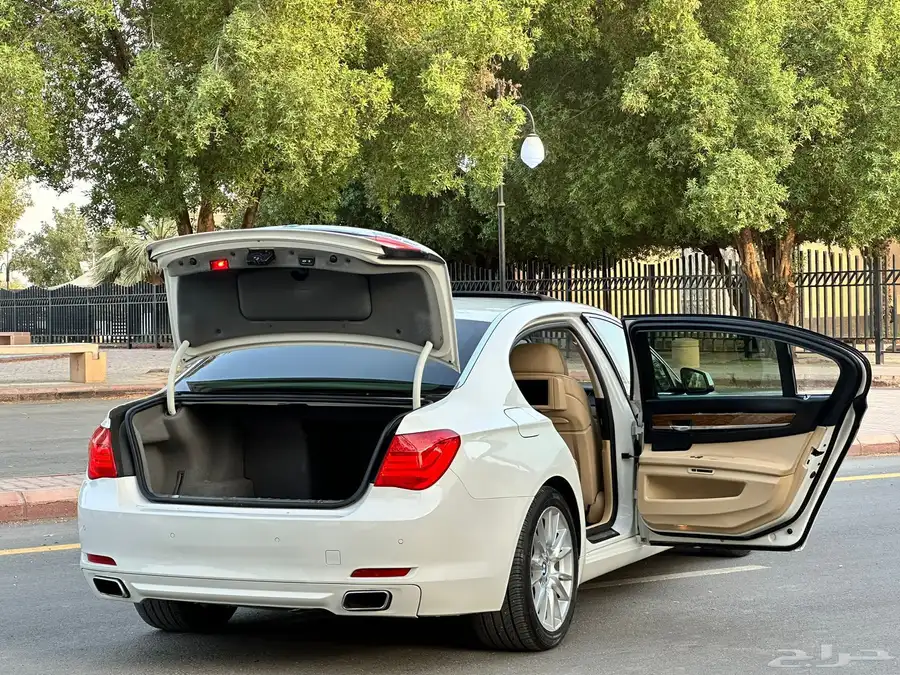 للبيع BMW 750LI 8