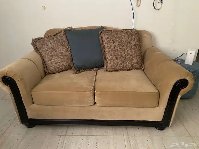 طقم كنب وطاولة 1