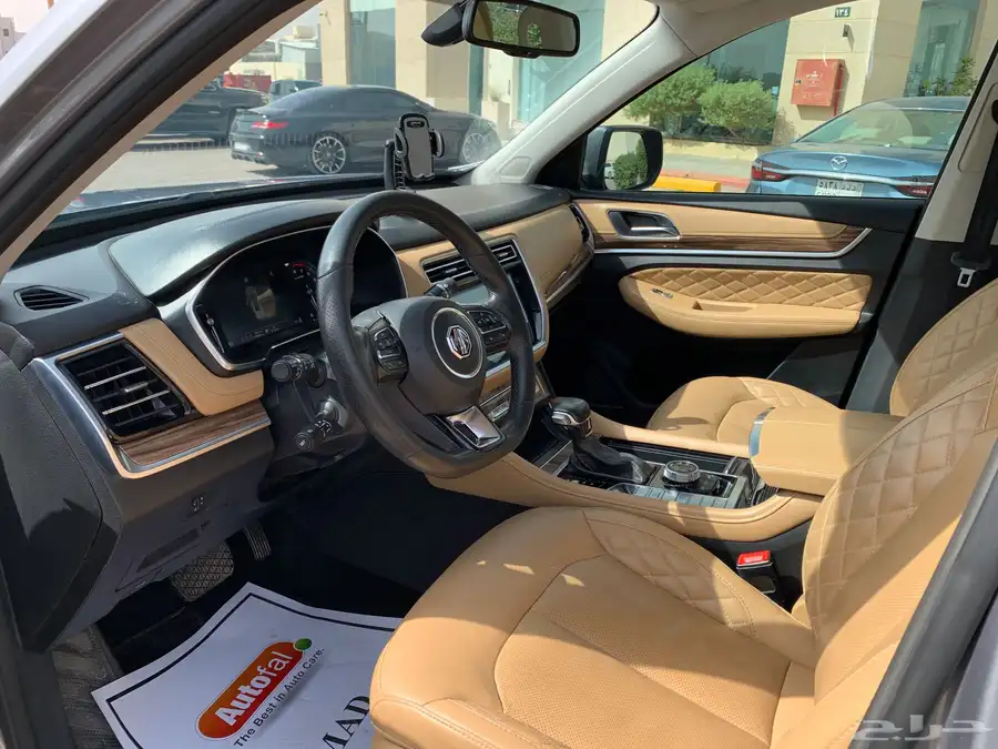 MG 2020 رمادي نظيف اعلى فئة RX8 8