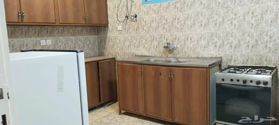 للإيجار شقق عزاب مؤثثة ومرتبة ( حي النهضة ) 4