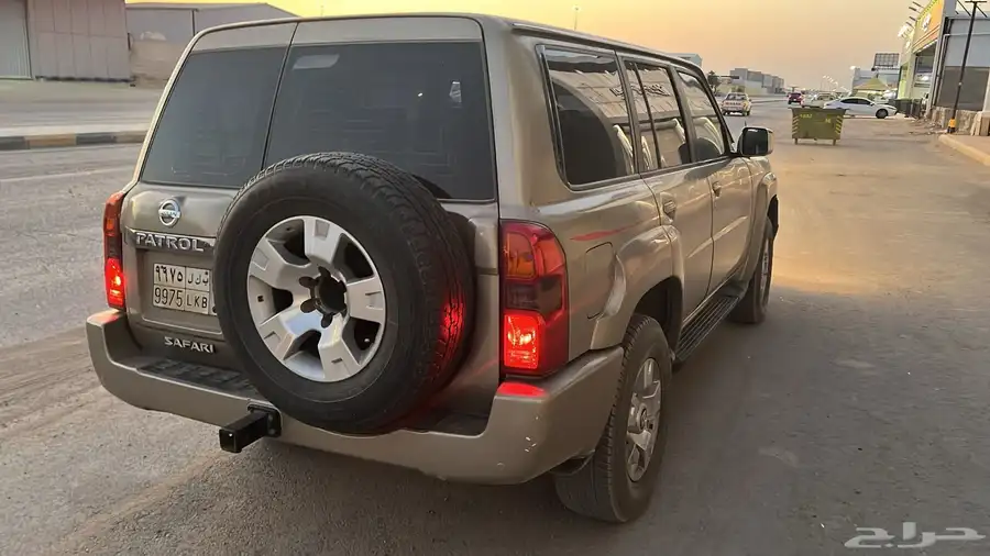 نيسان فتك 4800 فل كامل ماعدا الفتحة مقاعد جلد كفرات جديده 9