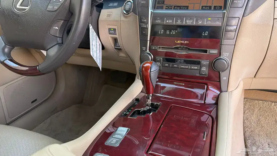 لكزس مخزن نظيف 12