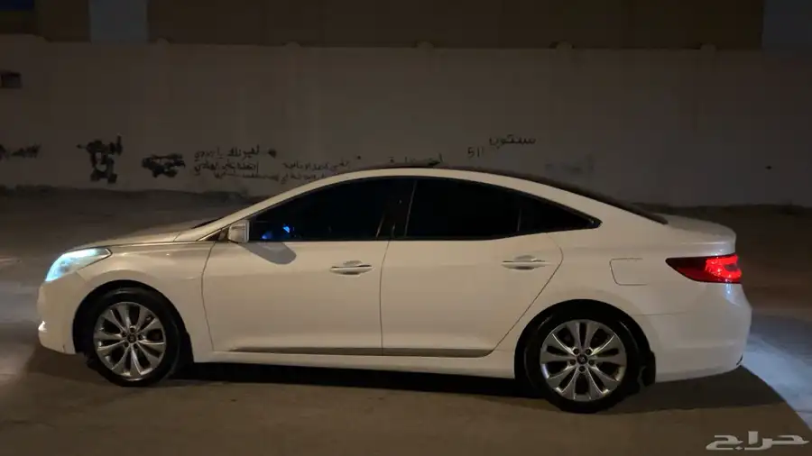 ازيرا 2015 نص فل للبيع 0