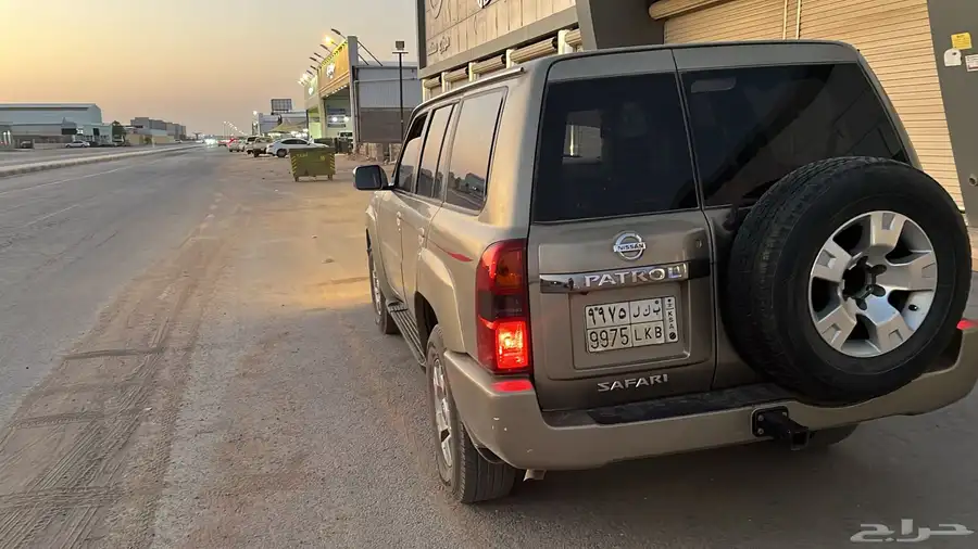 نيسان فتك 4800 فل كامل ماعدا الفتحة مقاعد جلد كفرات جديده 11